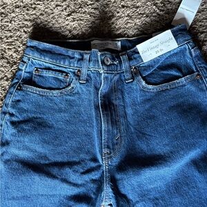 Abercrombie & Fitch High Rise Vintage Straight Jeans - Blue